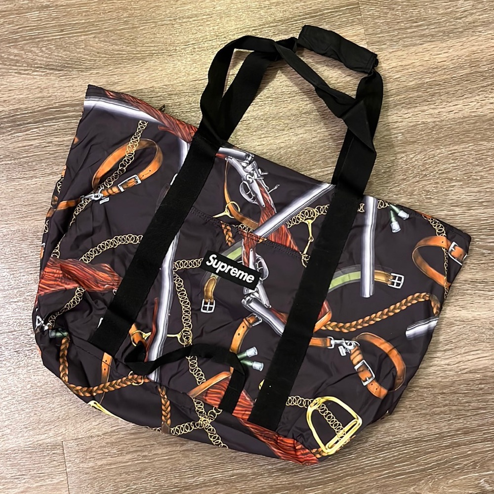 Supreme Tote